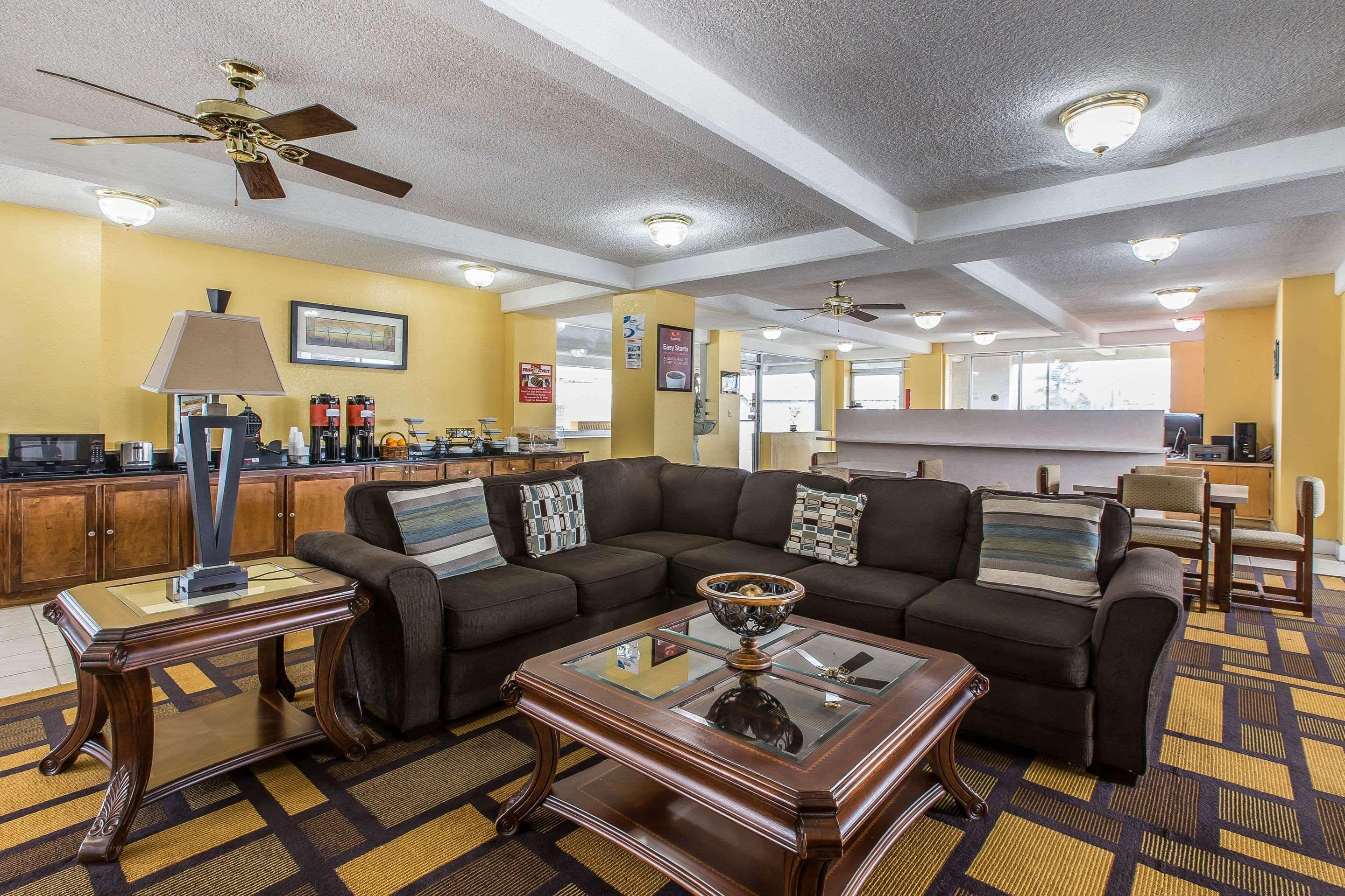 Econo Lodge Byron Ngoại thất bức ảnh